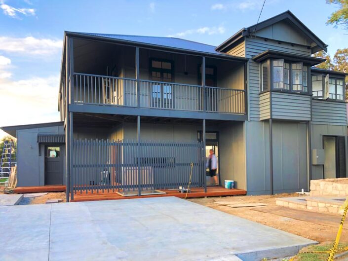 Labrador, Gold Coast, Coastal Modern Builders - Queenslander house relocation and renovation