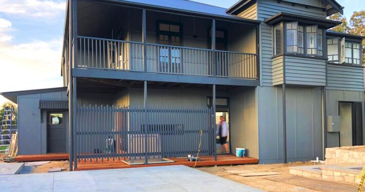 Labrador, Gold Coast, Coastal Modern Builders - Queenslander house relocation and renovation